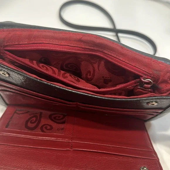 BRIGHTON black & red leather Crossbody with flowers - Picture 4 of 5